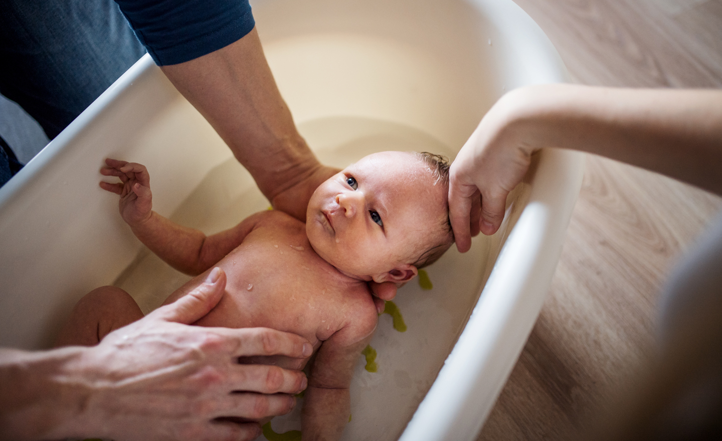 Les premières heures de bébé après la naissance