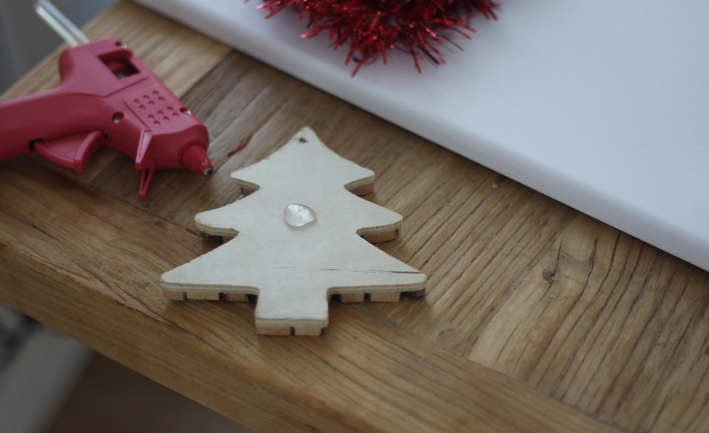 DIY de Noël : la planche sensorielle, ou « busy board »