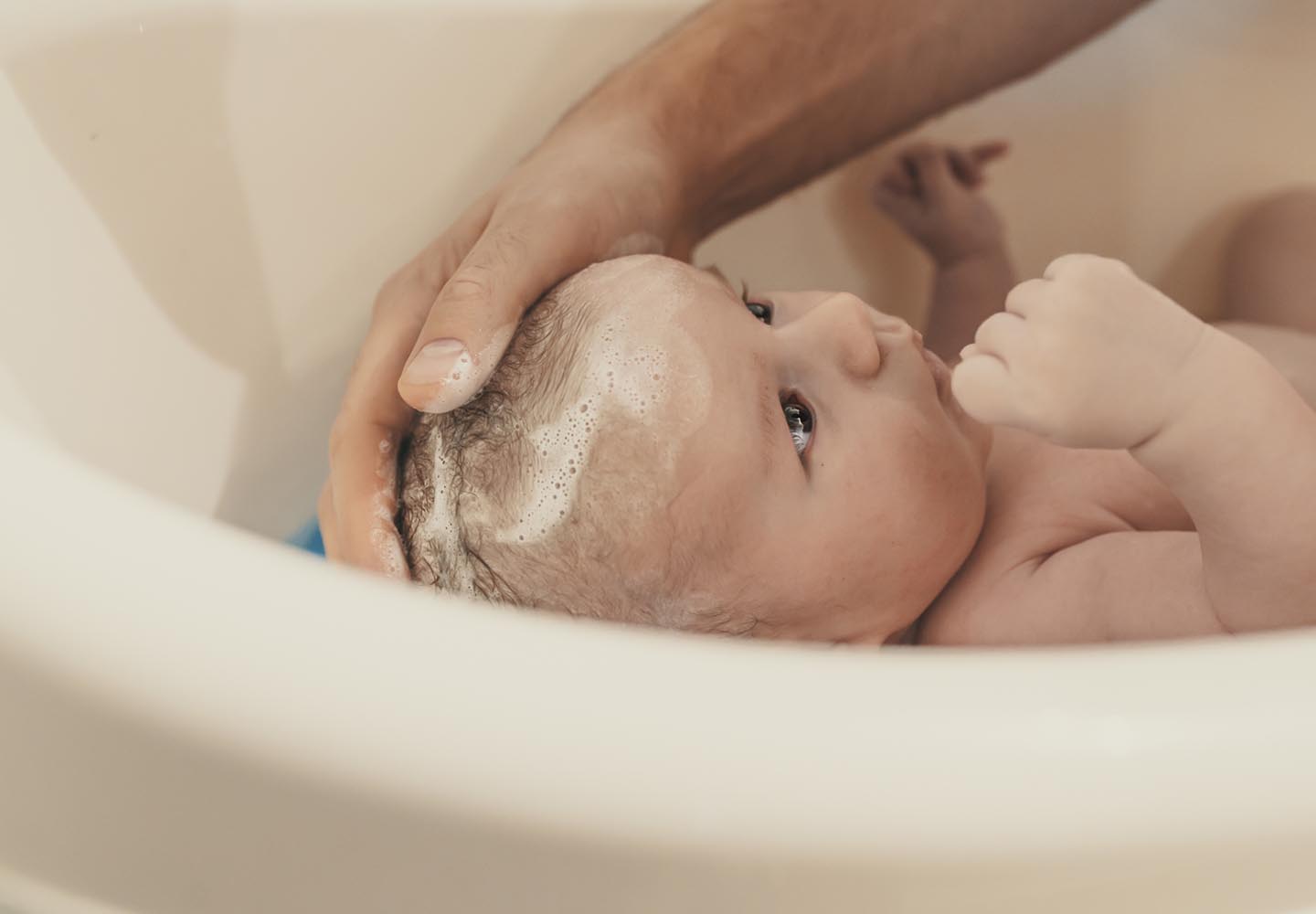 Quelle est la température idéale pour le bain de bébé ?