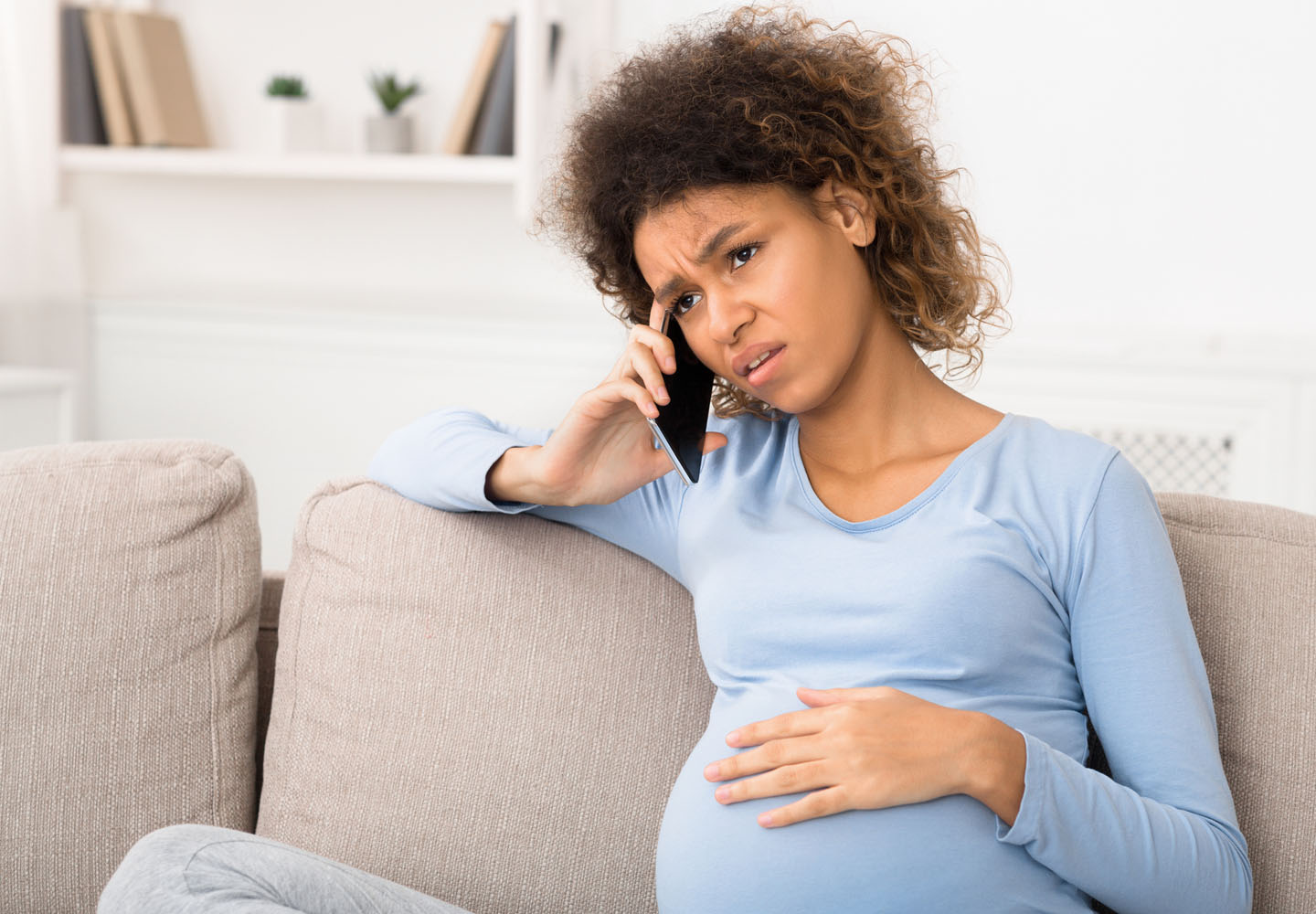 Pourquoi Bébé bouge moins dans le ventre certains jours ?