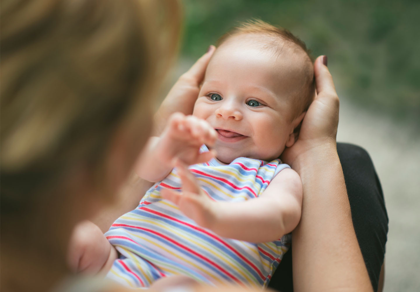 Tout savoir sur le développement de Bébé à 4 mois : croissance, développement, alimentation…