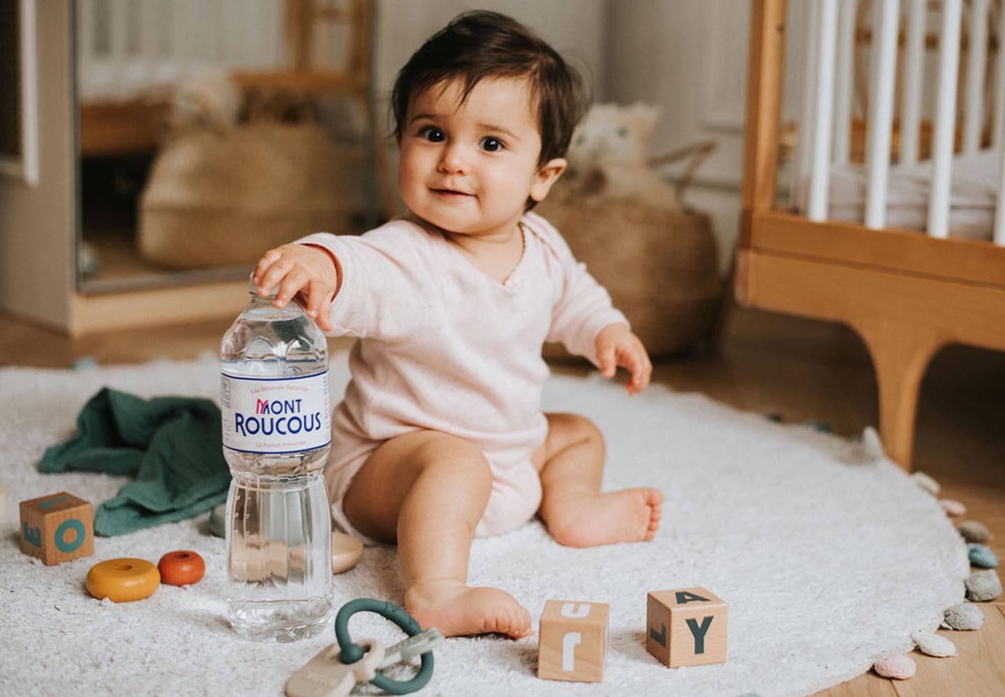 Le développement de votre bébé à 7 mois : étapes clés et conseils pratiques