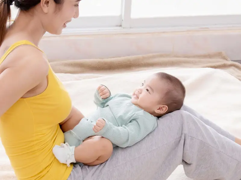 Développement d'un bébé de 2 mois