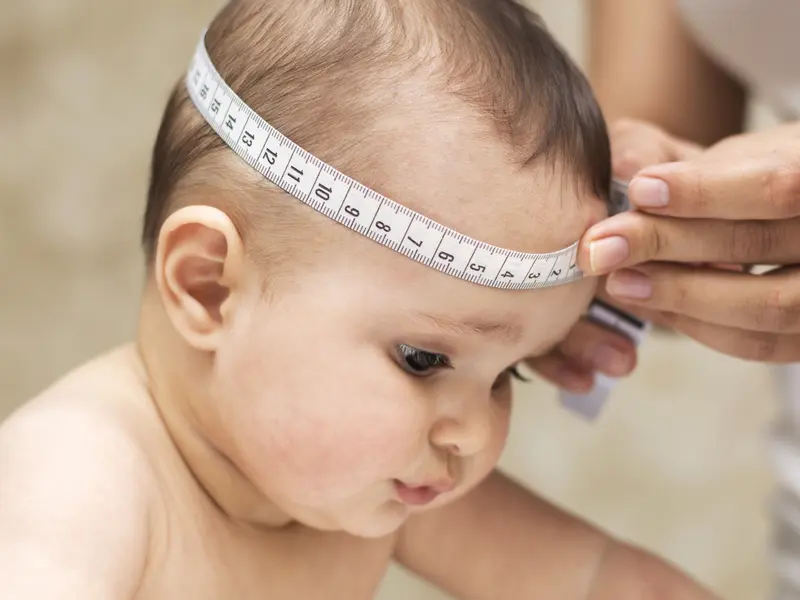 Tête plate ou plagiocéphalie