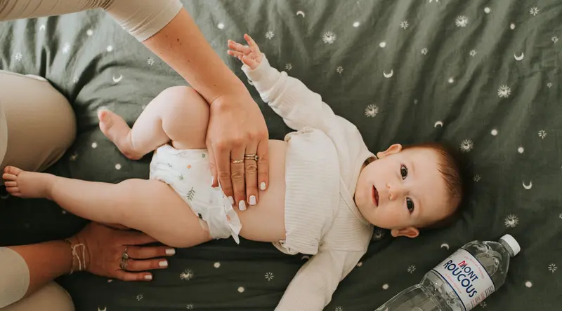 Quelle eau devrait boire un bébé constipé ?